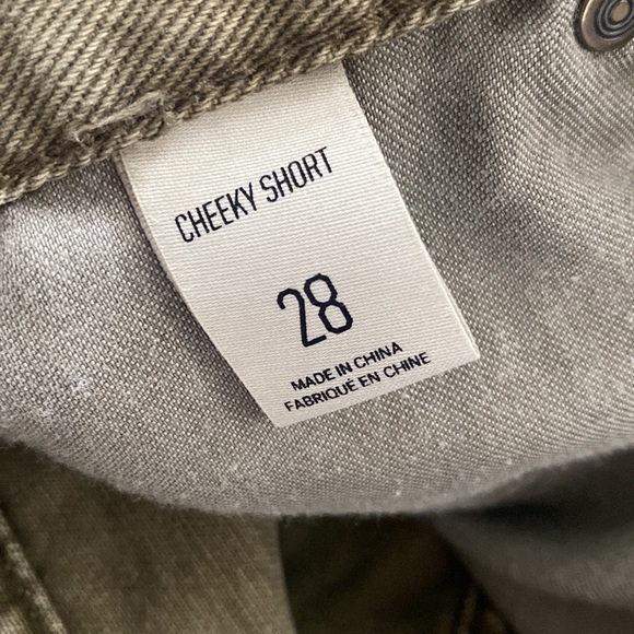 Urban Outfitters BDG cheeky short Olive / army green size 28 raw hem denim - Picture 6 of 9
